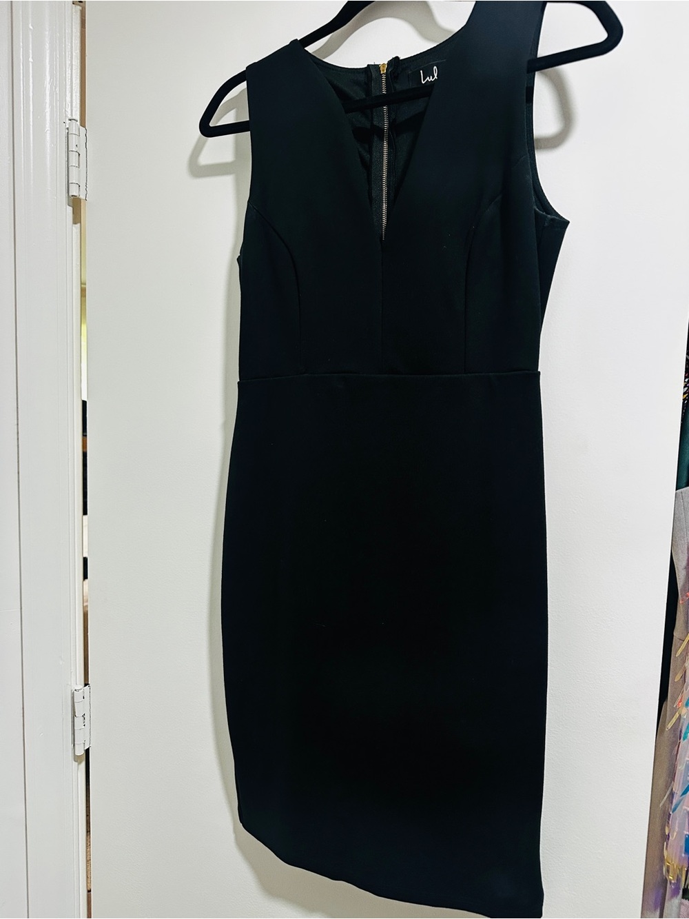 Lulus Classic Black Sheath Dress | Medium | Gold Exposed Back Zip | Little Black